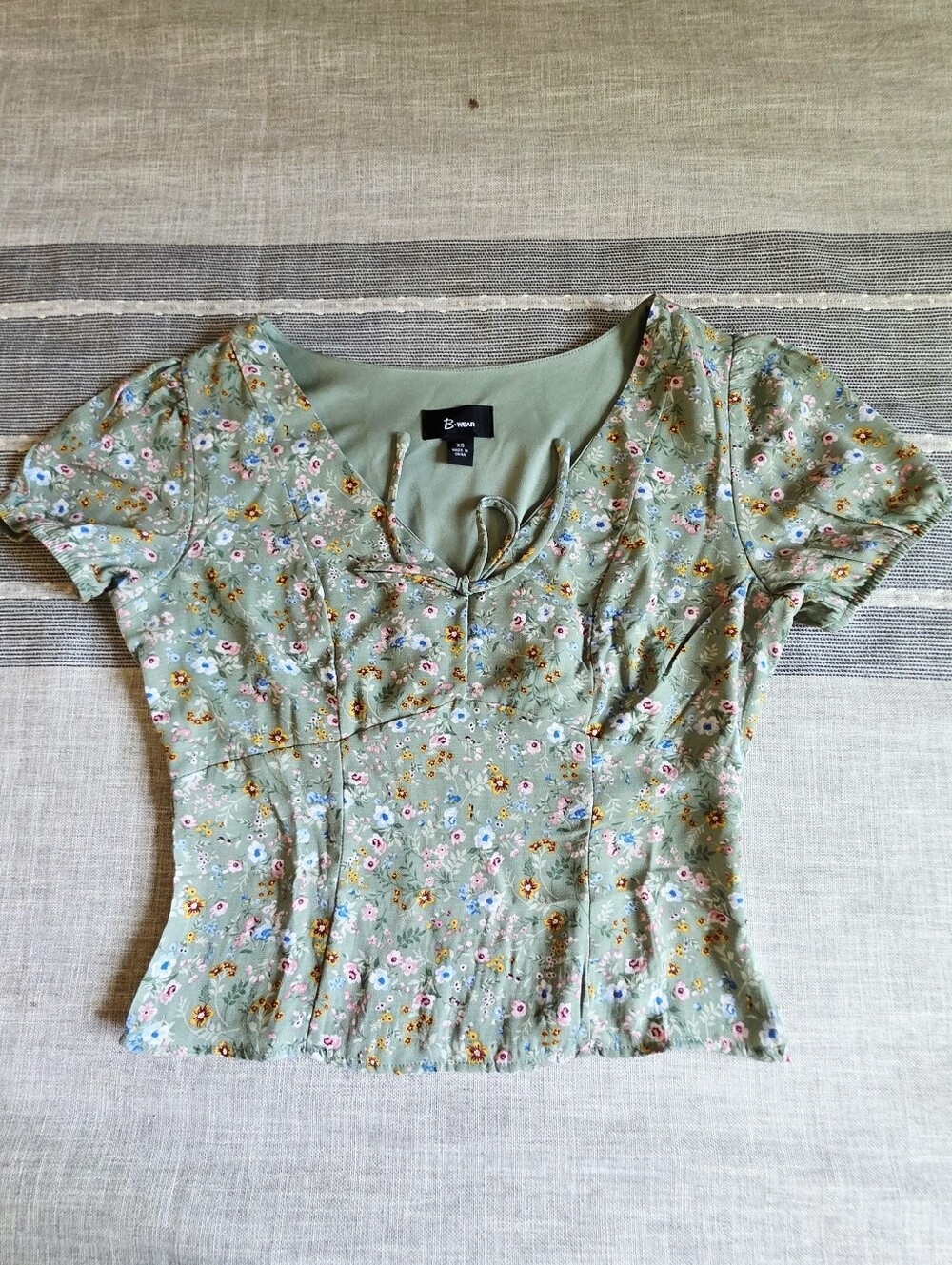 Bershka Light Sage Green Floral Tie-Neck Puff Sleeve Top | Size XS